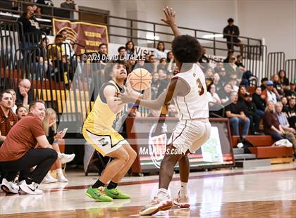 Thumbnail 3 in Windsor vs. Pueblo East (CHSAA 5A Round 1) photogallery.