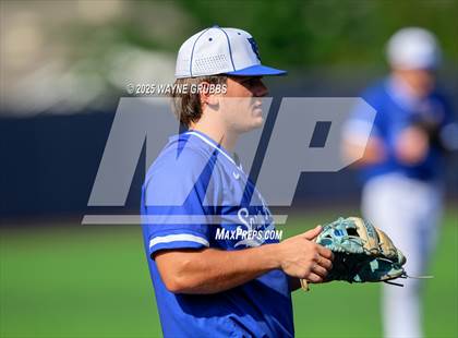 Thumbnail 3 in Carthage vs. Spring Hill (UIL 4A D2 Region Final Game 3) photogallery.