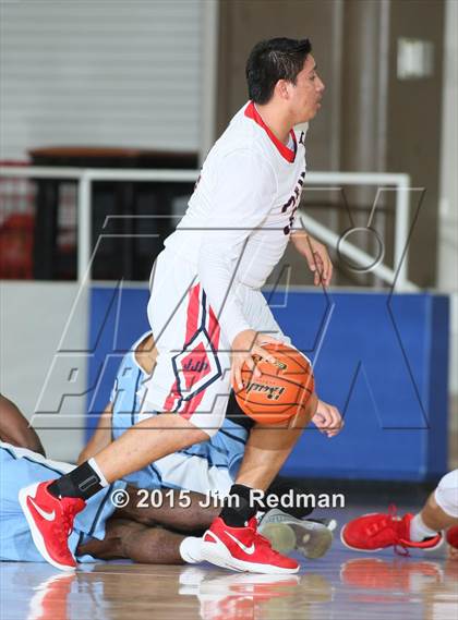 Thumbnail 2 in Pearce vs. Sam Rayburn (McDonald's Texas Invitational) photogallery.