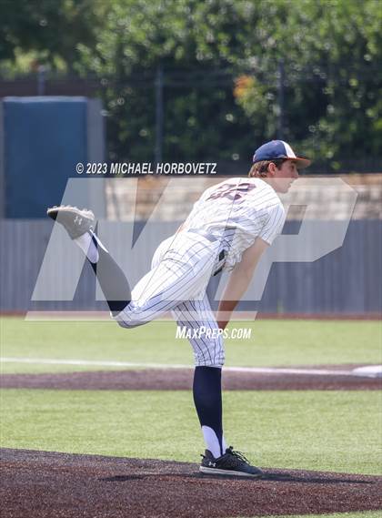 Thumbnail 2 in Wakeland vs. Poteet (UIL 5A Regional Quarterfinals) photogallery.