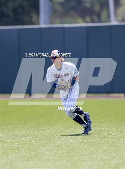 Thumbnail 2 in Wakeland vs. Poteet (UIL 5A Regional Quarterfinals) photogallery.