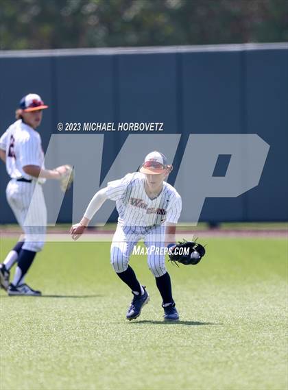 Thumbnail 1 in Wakeland vs. Poteet (UIL 5A Regional Quarterfinals) photogallery.