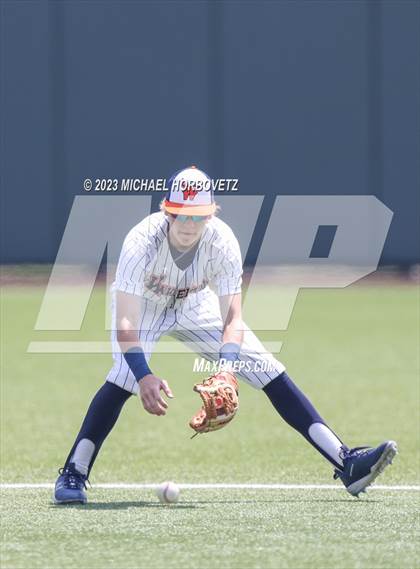 Thumbnail 1 in Wakeland vs. Poteet (UIL 5A Regional Quarterfinals) photogallery.
