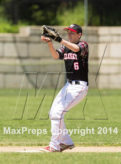 Thumbnail 1 in Franklin @ Wellesley (MIAA Divison 1 South Quarterfinal) photogallery.