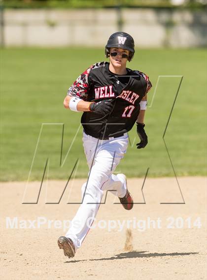 Thumbnail 2 in Franklin @ Wellesley (MIAA Divison 1 South Quarterfinal) photogallery.