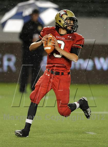 Thumbnail 2 in Central Catholic vs. Santa Fe Christian (CIF State D4 Final) photogallery.