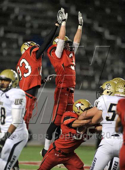 Thumbnail 3 in Central Catholic vs. Santa Fe Christian (CIF State D4 Final) photogallery.