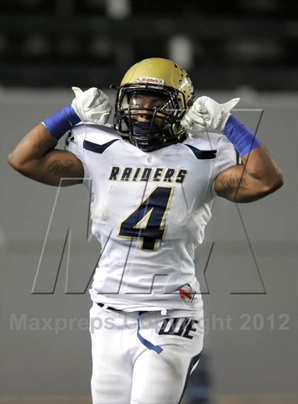 Thumbnail 1 in Central Catholic vs. Santa Fe Christian (CIF State D4 Final) photogallery.