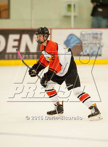 Thumbnail 3 in Hamilton vs. Corona del Sol photogallery.