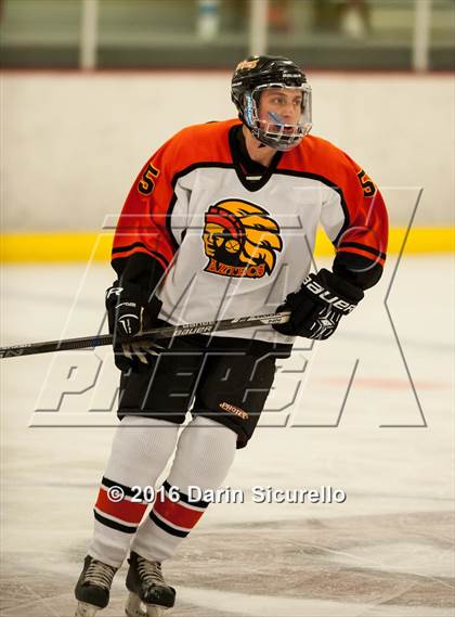 Thumbnail 2 in Hamilton vs. Corona del Sol photogallery.