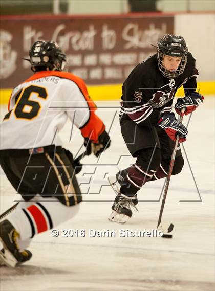 Thumbnail 3 in Hamilton vs. Corona del Sol photogallery.