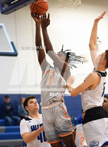Thumbnail 2 in East Ridge vs Sale Creek (Battle At The Creek) photogallery.