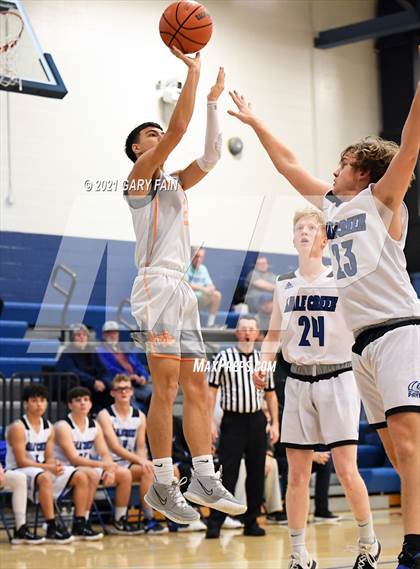 Thumbnail 2 in East Ridge vs Sale Creek (Battle At The Creek) photogallery.