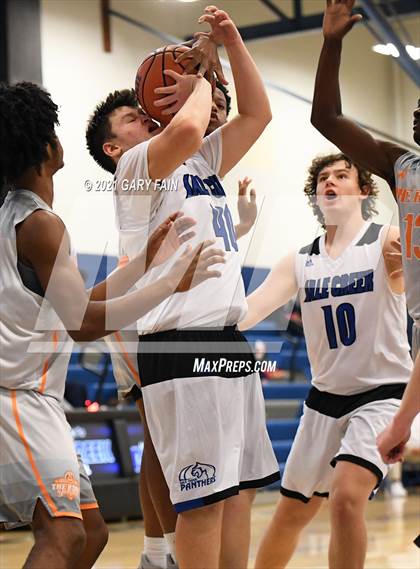 Thumbnail 2 in East Ridge vs Sale Creek (Battle At The Creek) photogallery.
