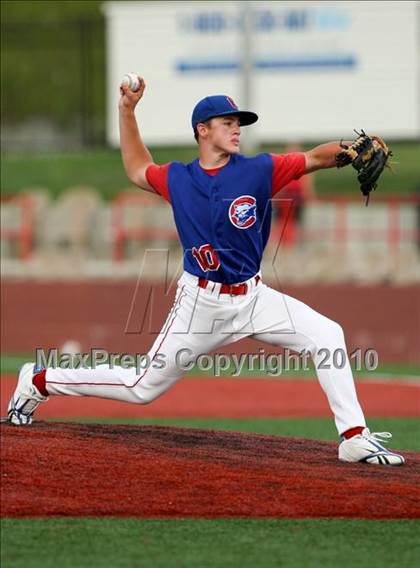 Thumbnail 1 in Conner vs Dixie Heights (KHSAA 9th Region Semifinal) photogallery.