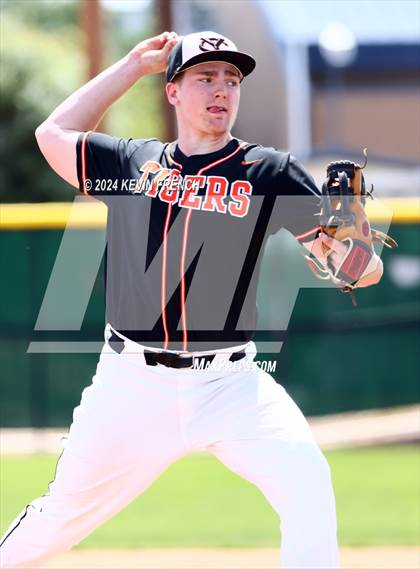 Thumbnail 2 in Grant Union @ Yamhill-Carlton (Coach Bob National Invitational) photogallery.