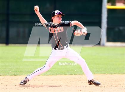 Thumbnail 2 in Grant Union @ Yamhill-Carlton (Coach Bob National Invitational) photogallery.