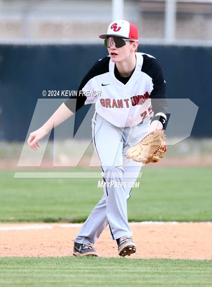 Thumbnail 2 in Grant Union @ Yamhill-Carlton (Coach Bob National Invitational) photogallery.