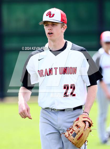 Thumbnail 2 in Grant Union @ Yamhill-Carlton (Coach Bob National Invitational) photogallery.