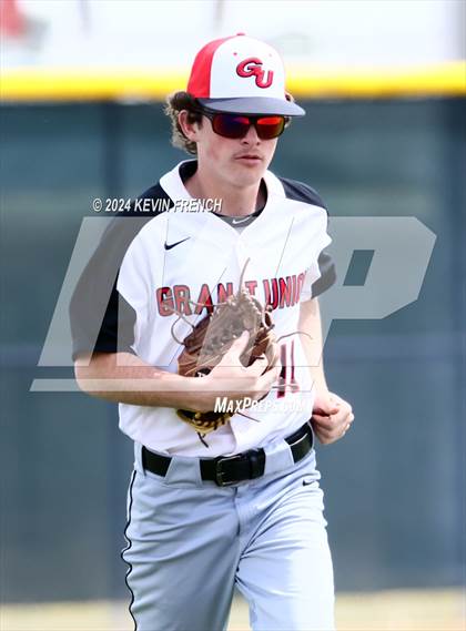 Thumbnail 2 in Grant Union @ Yamhill-Carlton (Coach Bob National Invitational) photogallery.