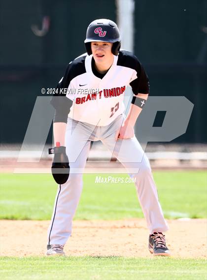 Thumbnail 2 in Grant Union @ Yamhill-Carlton (Coach Bob National Invitational) photogallery.