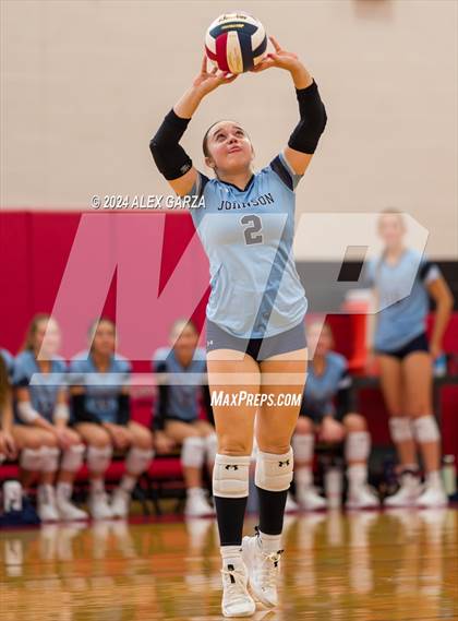 Thumbnail 3 in Johnson vs. Leander photogallery.