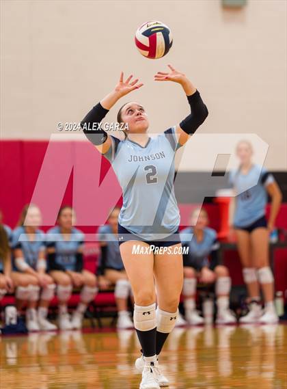 Thumbnail 2 in Johnson vs. Leander photogallery.