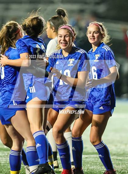 Thumbnail 2 in Clarkston @ Fife (WIAA 2A Playoffs) photogallery.