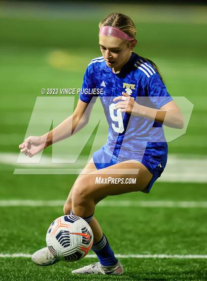 Thumbnail 1 in Clarkston @ Fife (WIAA 2A Playoffs) photogallery.