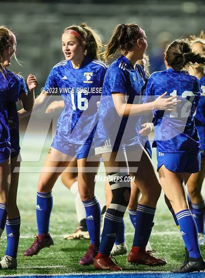 Thumbnail 3 in Clarkston @ Fife (WIAA 2A Playoffs) photogallery.