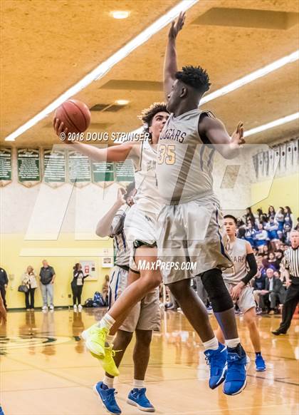 Thumbnail 3 in Newark Memorial vs. Moreau Catholic (NCS Division 2 Quarter Finals) photogallery.