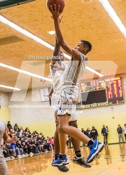 Thumbnail 3 in Newark Memorial vs. Moreau Catholic (NCS Division 2 Quarter Finals) photogallery.