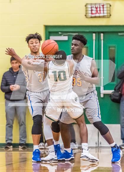 Thumbnail 2 in Newark Memorial vs. Moreau Catholic (NCS Division 2 Quarter Finals) photogallery.