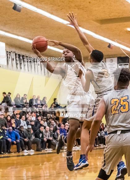 Thumbnail 2 in Newark Memorial vs. Moreau Catholic (NCS Division 2 Quarter Finals) photogallery.