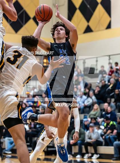 Thumbnail 3 in Hamilton Southeastern @ Avon photogallery.