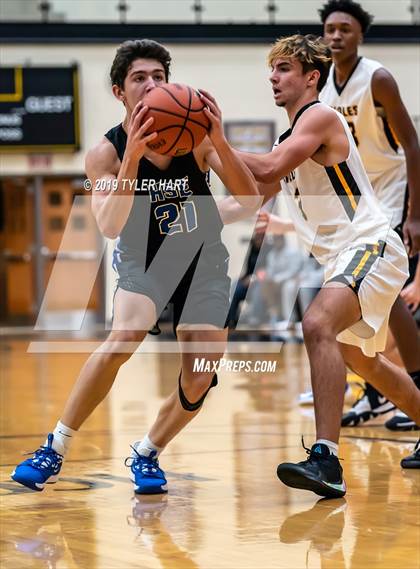 Thumbnail 3 in Hamilton Southeastern @ Avon photogallery.