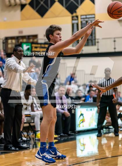 Thumbnail 2 in Hamilton Southeastern @ Avon photogallery.