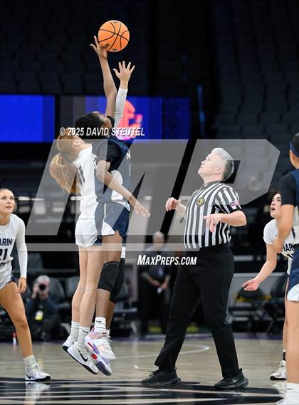 Thumbnail 3 in Mater Dei Catholic vs. Marin Catholic (CIF State D3 Final) photogallery.