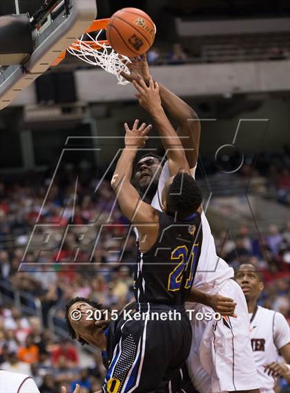 Thumbnail 2 in Lancaster vs. Ozen (UIL 5A Final) photogallery.