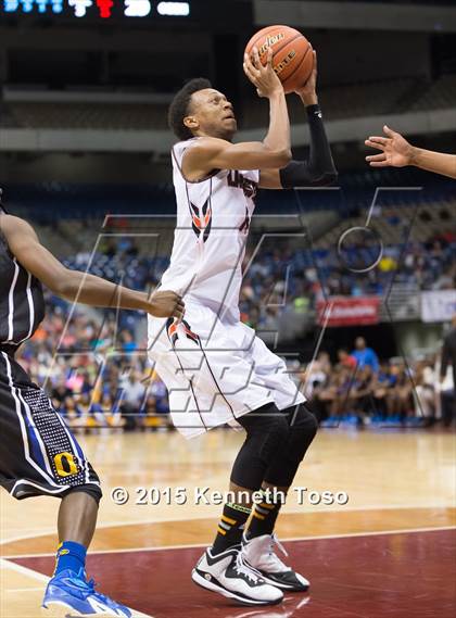 Thumbnail 1 in Lancaster vs. Ozen (UIL 5A Final) photogallery.