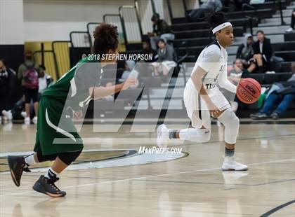 Thumbnail 2 in McNair @ Chavez photogallery.