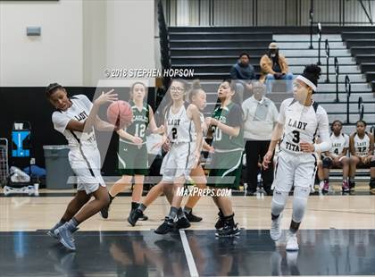 Thumbnail 2 in McNair @ Chavez photogallery.