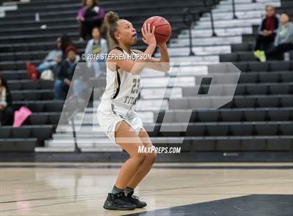 Thumbnail 3 in McNair @ Chavez photogallery.