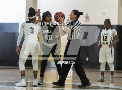 Thumbnail 2 in McNair @ Chavez photogallery.