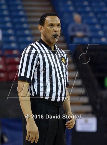 Thumbnail 3 in Long Beach Poly vs. Serra (CIF State D2 Final) photogallery.
