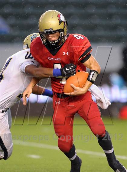 Thumbnail 3 in Central Catholic vs. Santa Fe Christian (CIF State D4 Final) photogallery.
