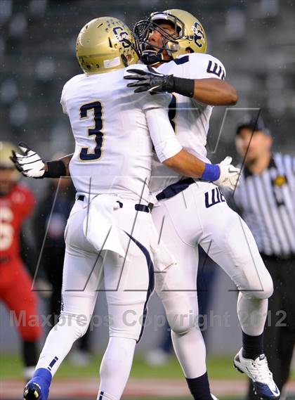 Thumbnail 1 in Central Catholic vs. Santa Fe Christian (CIF State D4 Final) photogallery.
