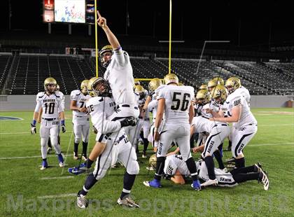 Thumbnail 3 in Central Catholic vs. Santa Fe Christian (CIF State D4 Final) photogallery.