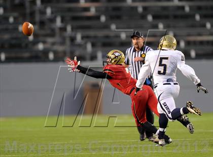 Thumbnail 1 in Central Catholic vs. Santa Fe Christian (CIF State D4 Final) photogallery.