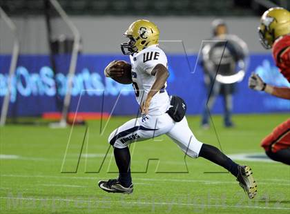 Thumbnail 3 in Central Catholic vs. Santa Fe Christian (CIF State D4 Final) photogallery.